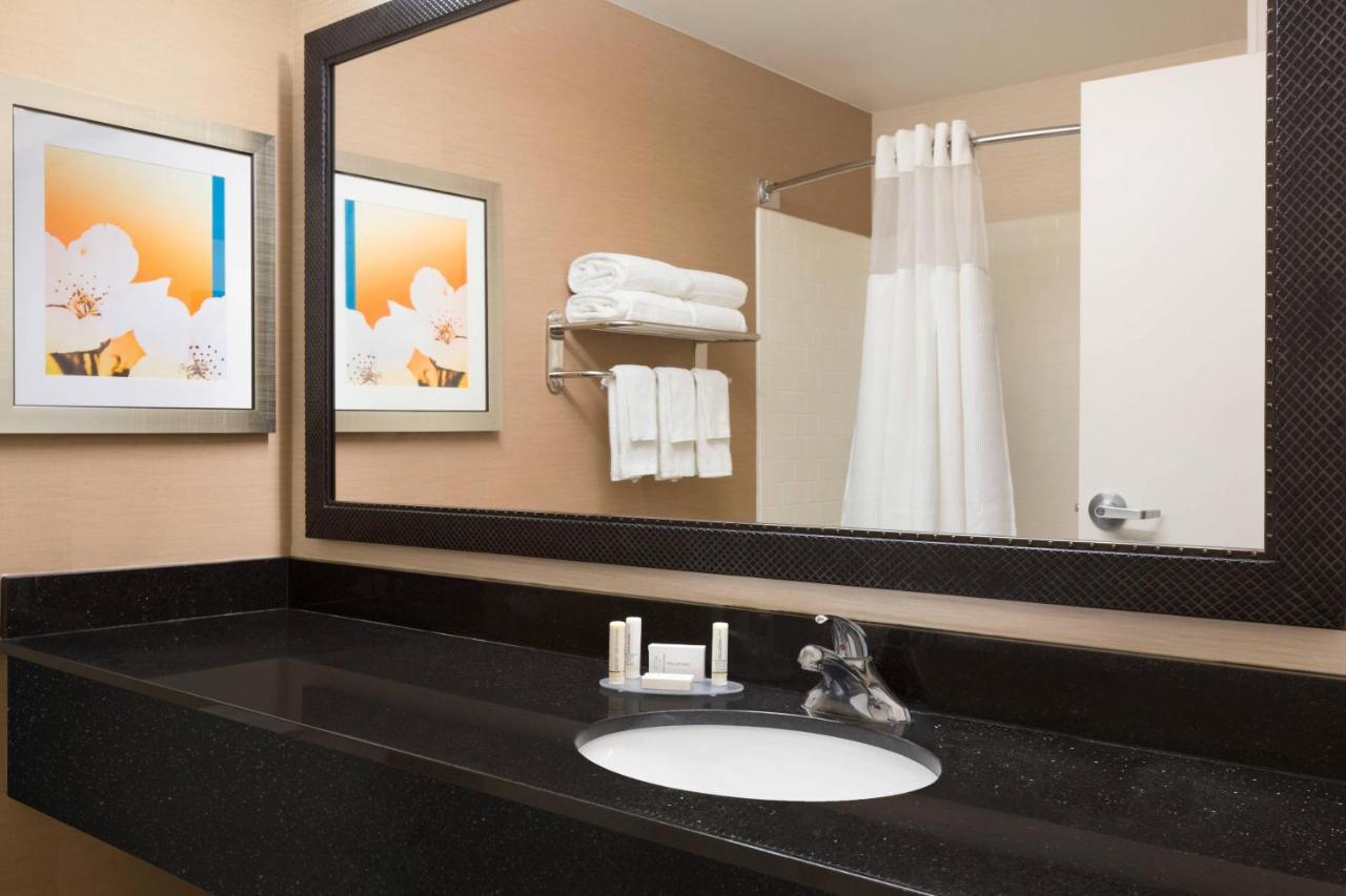 Comfort Inn & Suites Westfield Luaran gambar