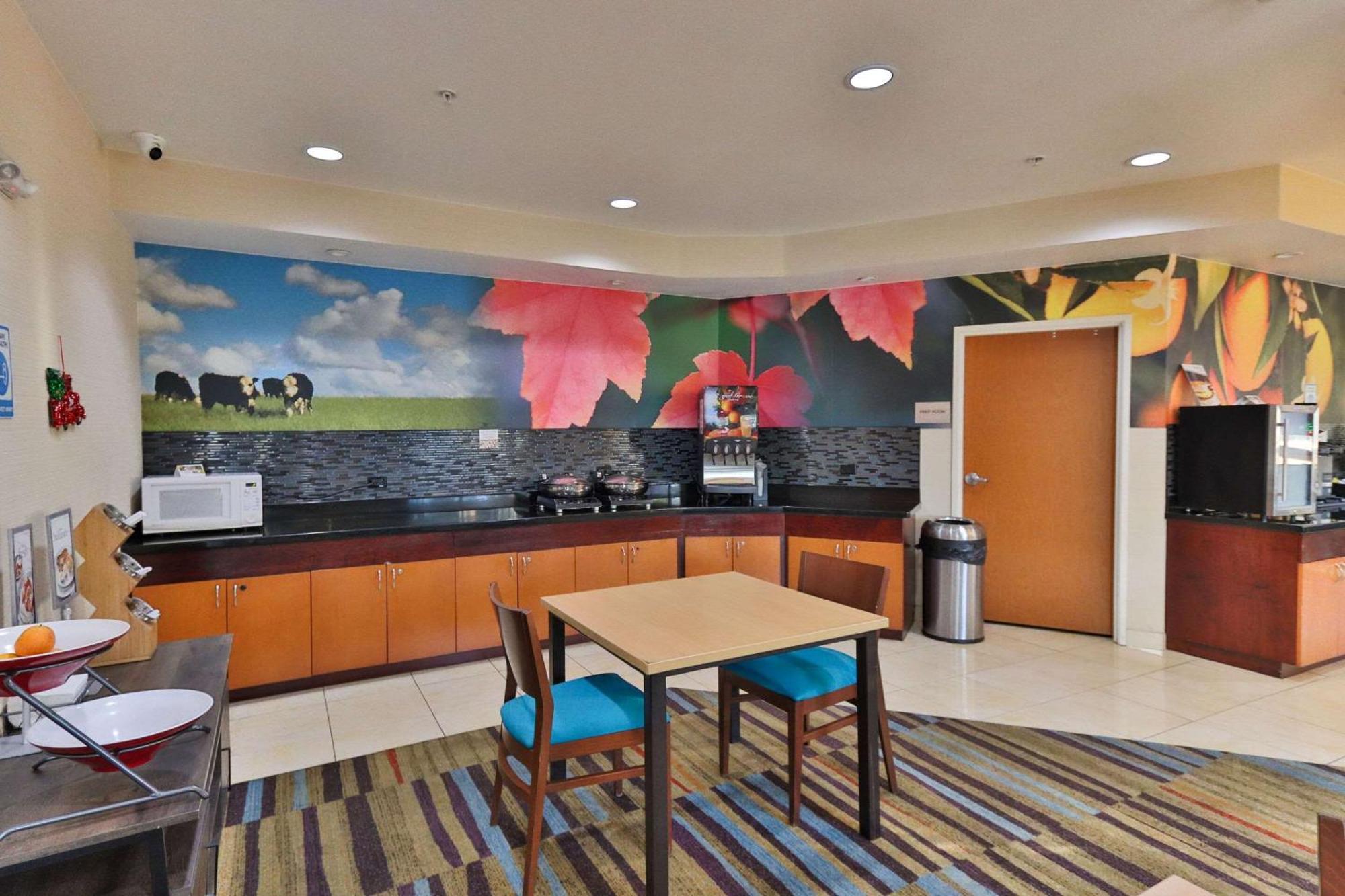 Comfort Inn & Suites Westfield Luaran gambar