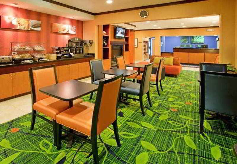 Comfort Inn & Suites Westfield Restoran gambar